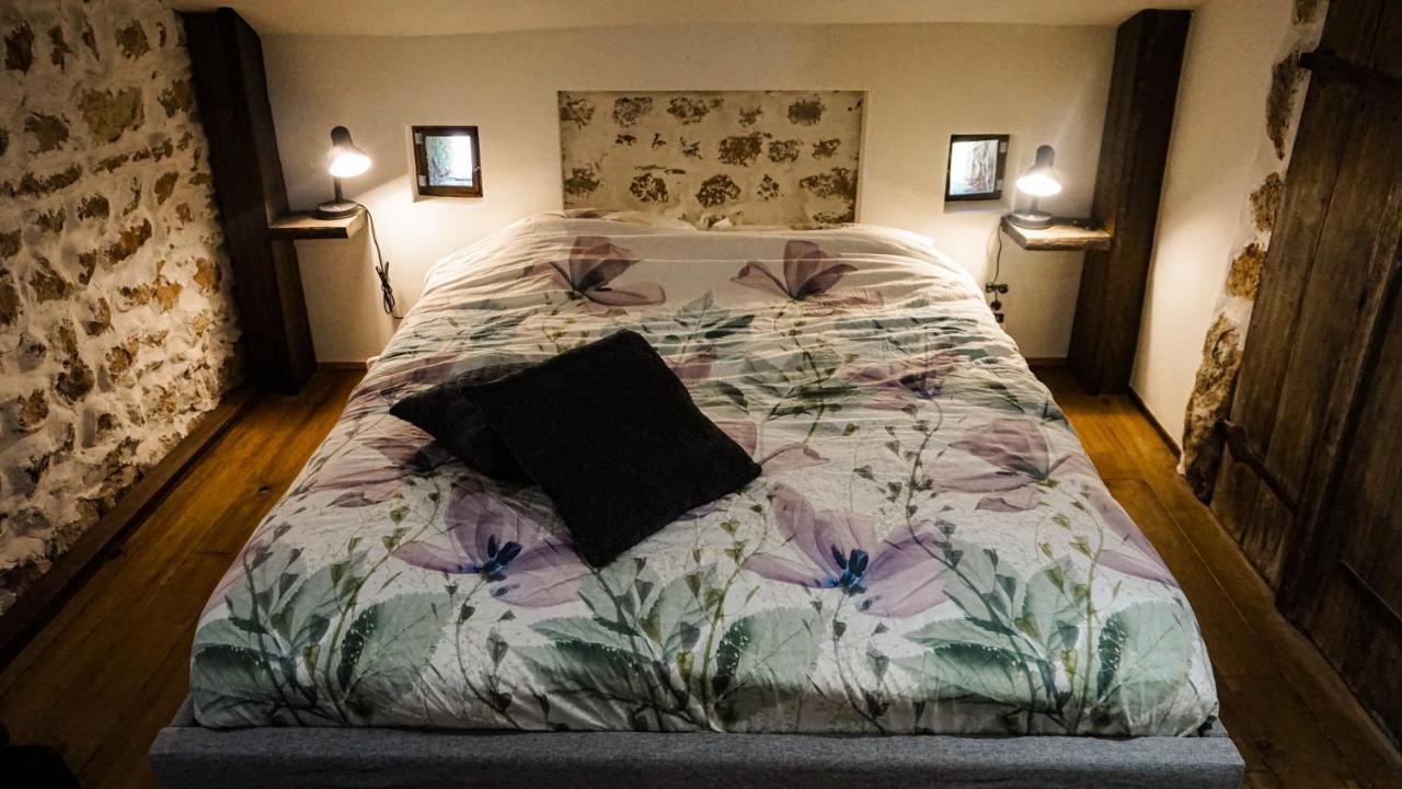 Ferme Fleurie Bed and Breakfast Bergesserin Exteriör bild
